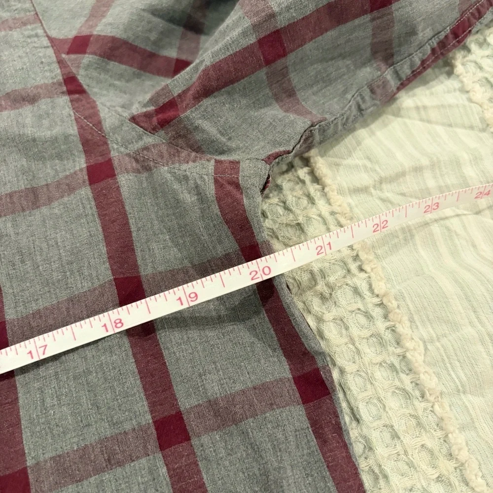 UNTUCKit Men’s Slim Fit Plaid Button Down Shirt Gray Burgundy‎ Large